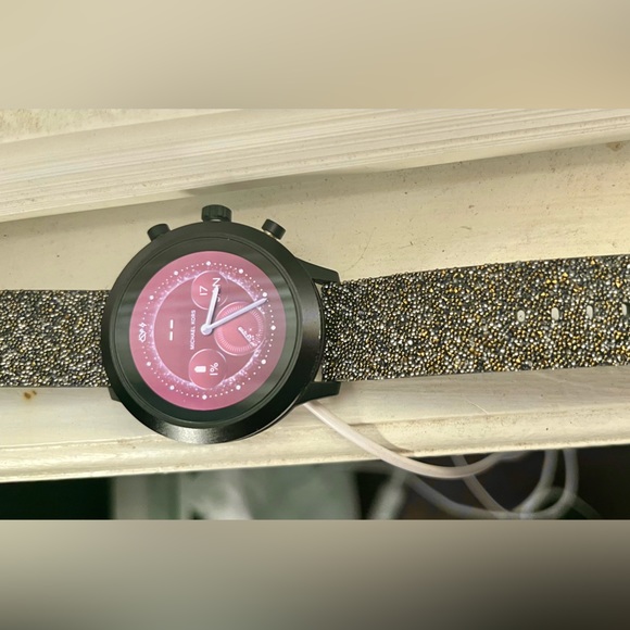 Michael Kors Smartwatch -MKGO 1639 - Picture 3 of 6